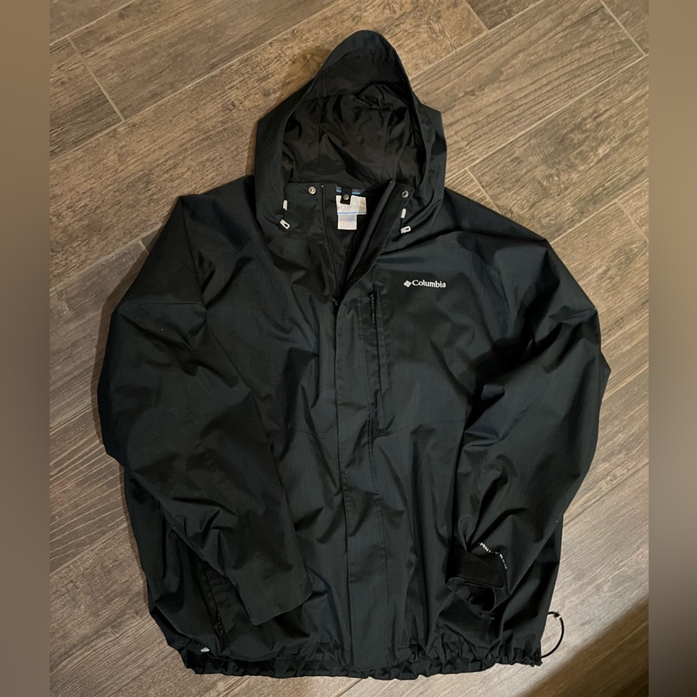 Men’s  Columbia Omni tech, rain jacket